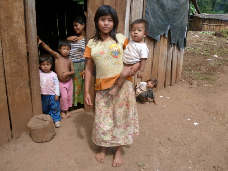 Guaraní-Mutter mit Kind